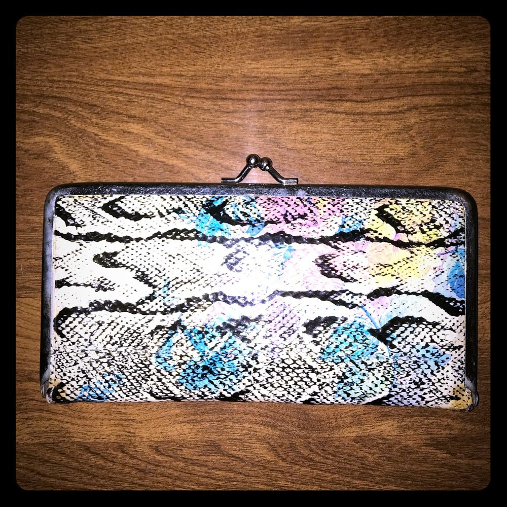 Clutch wallet